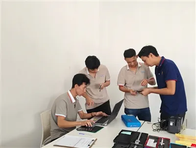 Præcisionstestudstyr fuldt kalibreret til at styrke produktkvaliteten